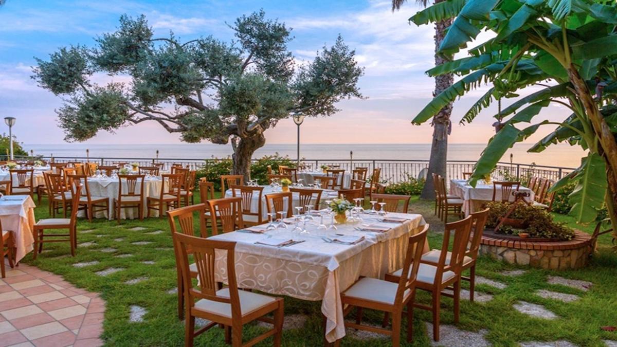 Nettuno Hotel Palace Бельведере-Мариттімо Екстер'єр фото